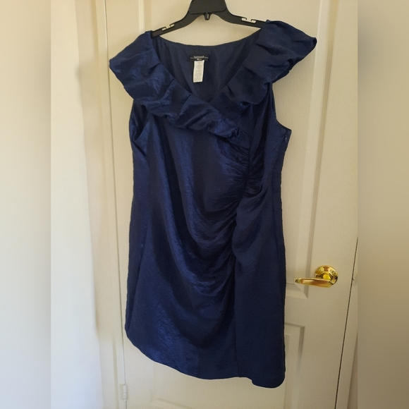 R & M Richards Woman Navy Dress - Picture 2 of 15